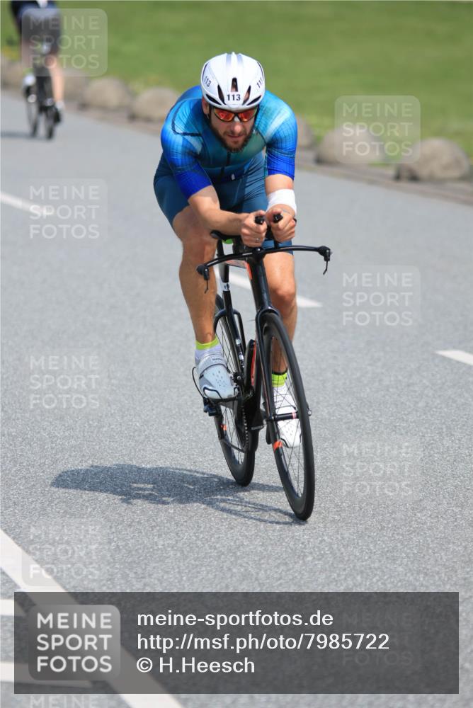 15.06.2025 - 27. Vierlanden-Triathlon H.Heesch http://msf.ph/oto/7985722 15.06.2025 11:31:54 Radfahren 113, 761, 898, 913 meine-sportfotos.de