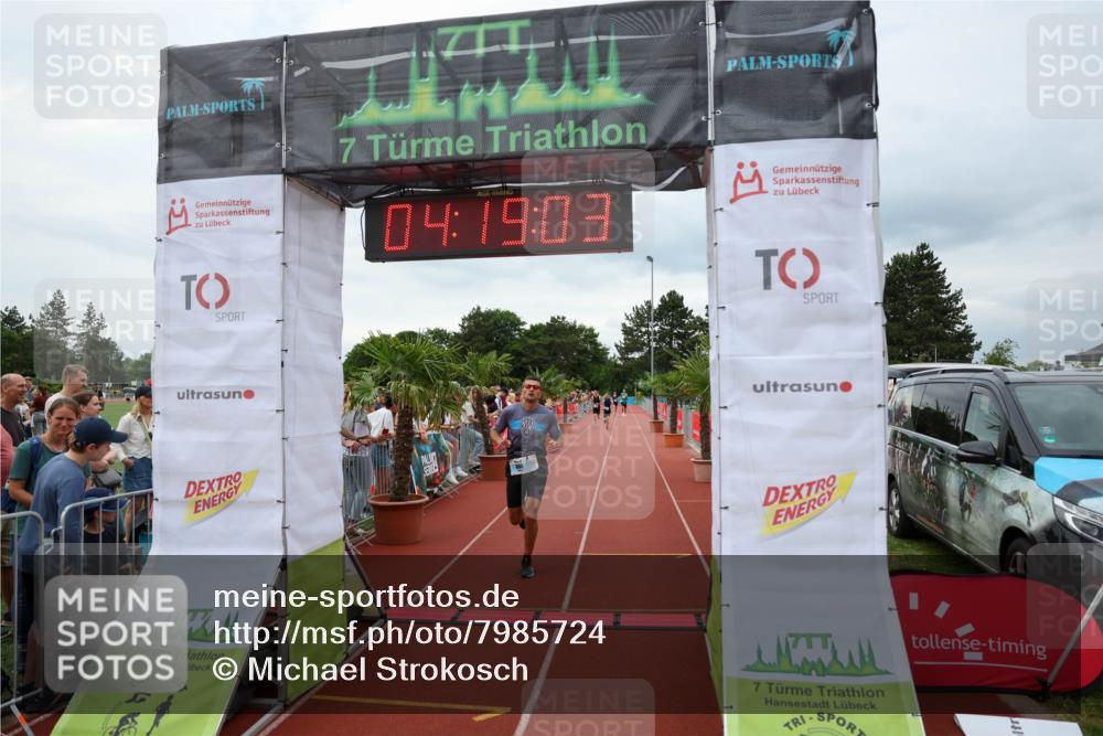 15.06.2025 - 7 Türme Triathlon Michael Strokosch http://msf.ph/oto/7985724 15.06.2025 14:19:03 Ziel 604, 677 meine-sportfotos.de