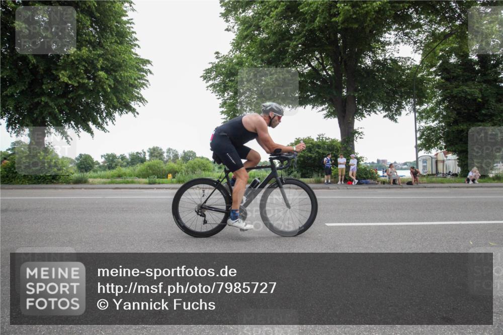 15.06.2025 - 7 Türme Triathlon Yannick Fuchs http://msf.ph/oto/7985727 15.06.2025 11:35:47 Radfahren 295, 297 meine-sportfotos.de