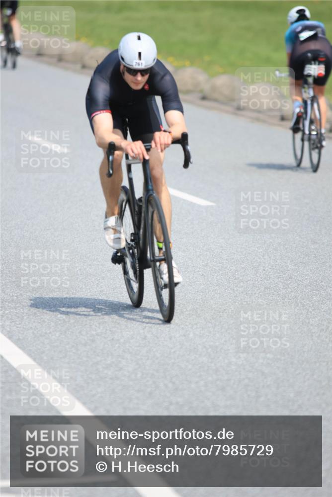 15.06.2025 - 27. Vierlanden-Triathlon H.Heesch http://msf.ph/oto/7985729 15.06.2025 11:31:56 Radfahren 113, 761, 898, 913, 959 meine-sportfotos.de