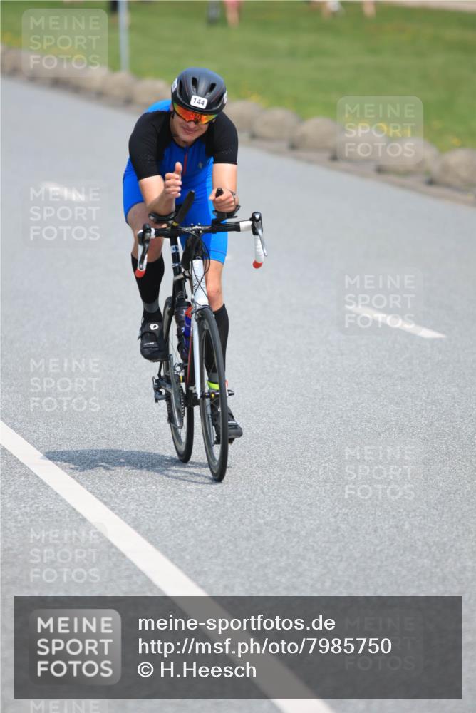 15.06.2025 - 27. Vierlanden-Triathlon H.Heesch http://msf.ph/oto/7985750 15.06.2025 11:32:04 Radfahren 144, 892, 959 meine-sportfotos.de