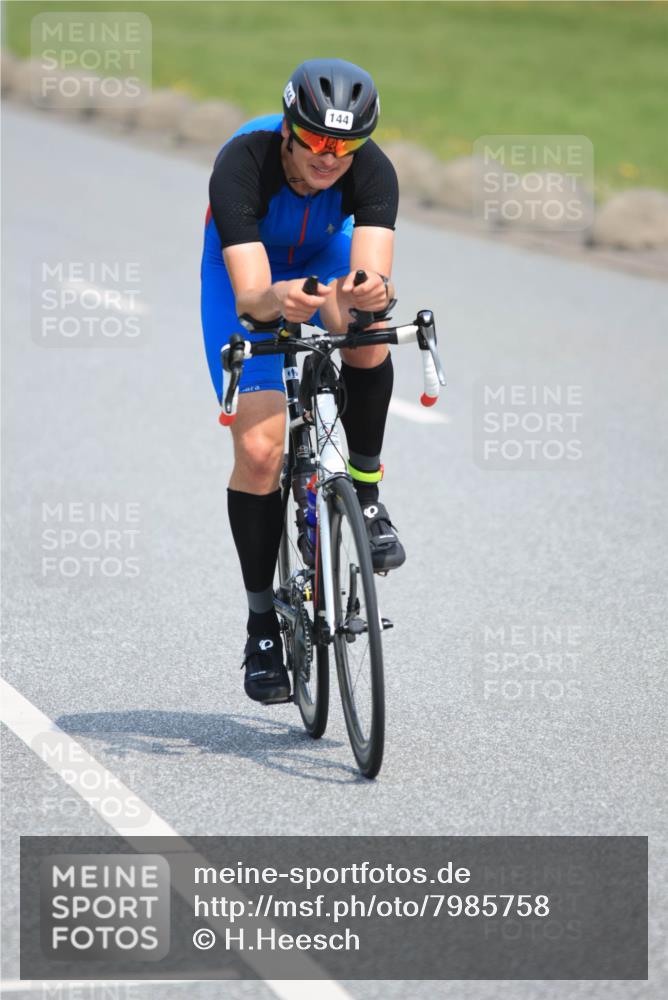 15.06.2025 - 27. Vierlanden-Triathlon H.Heesch http://msf.ph/oto/7985758 15.06.2025 11:32:05 Radfahren 144, 892, 959 meine-sportfotos.de