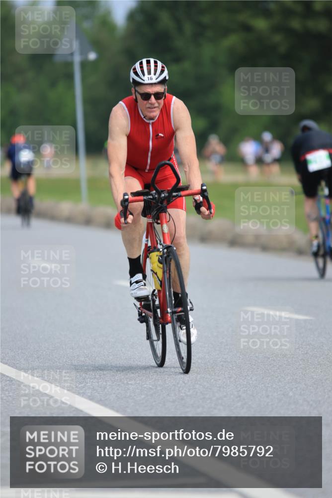 15.06.2025 - 27. Vierlanden-Triathlon H.Heesch http://msf.ph/oto/7985792 15.06.2025 11:06:17 Radfahren 16, 206, 485, 539, 705, 760 meine-sportfotos.de