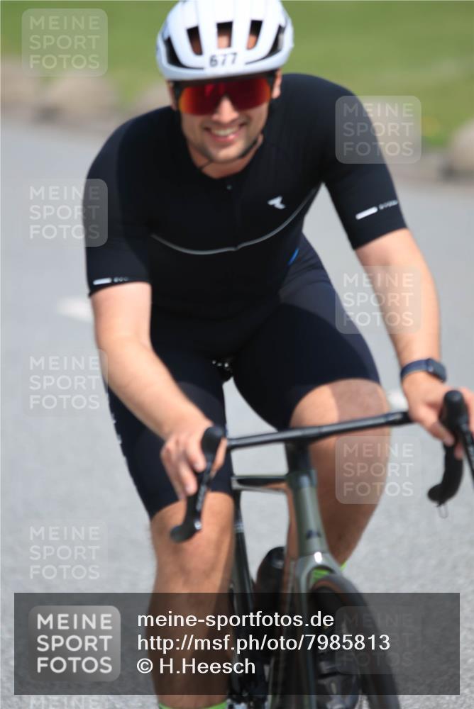 15.06.2025 - 27. Vierlanden-Triathlon H.Heesch http://msf.ph/oto/7985813 15.06.2025 11:32:32 Radfahren 677, 716 meine-sportfotos.de