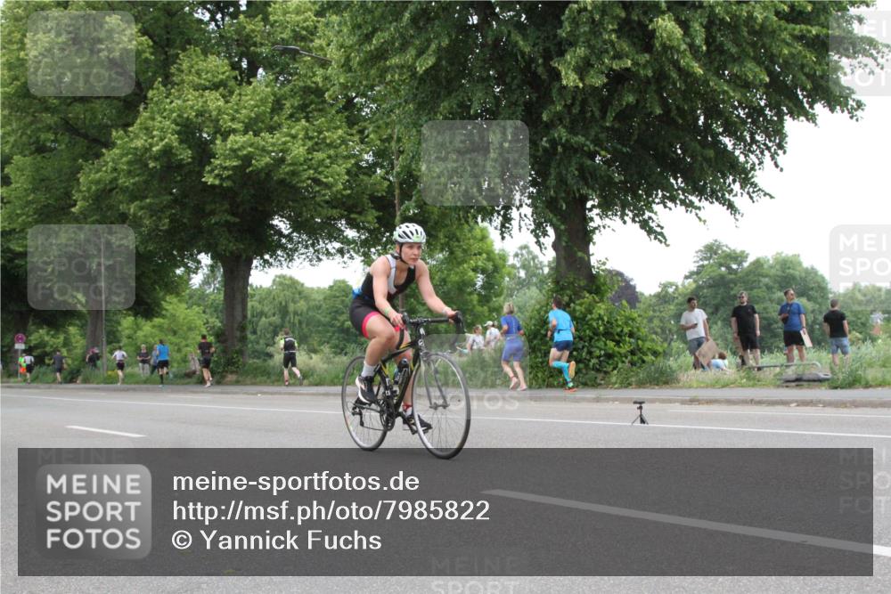 15.06.2025 - 7 Türme Triathlon Yannick Fuchs http://msf.ph/oto/7985822 15.06.2025 13:48:41 Radfahren  meine-sportfotos.de