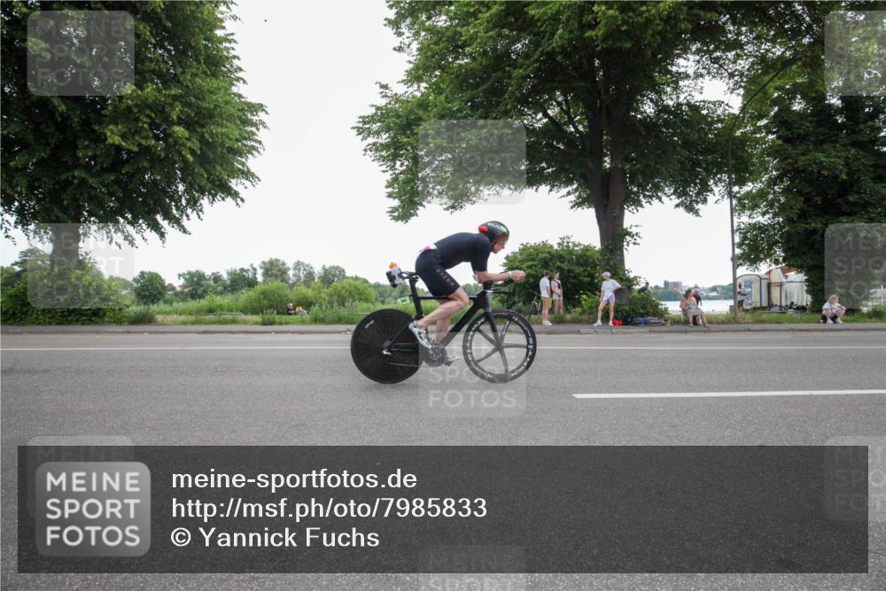15.06.2025 - 7 Türme Triathlon Yannick Fuchs http://msf.ph/oto/7985833 15.06.2025 11:41:03 Radfahren 329, 333 meine-sportfotos.de
