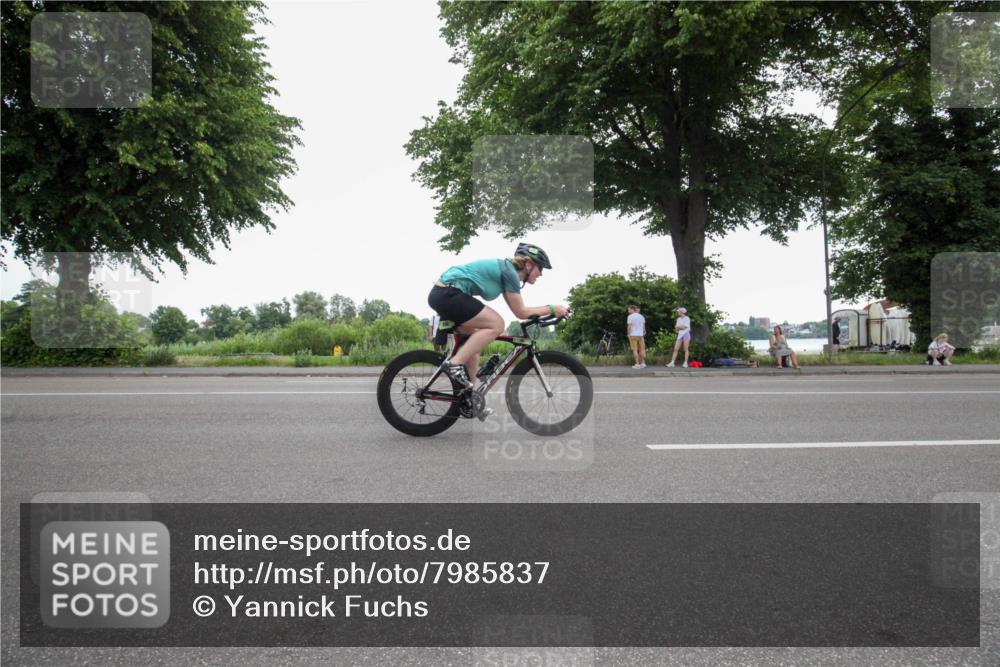 15.06.2025 - 7 Türme Triathlon Yannick Fuchs http://msf.ph/oto/7985837 15.06.2025 11:41:21 Radfahren  meine-sportfotos.de