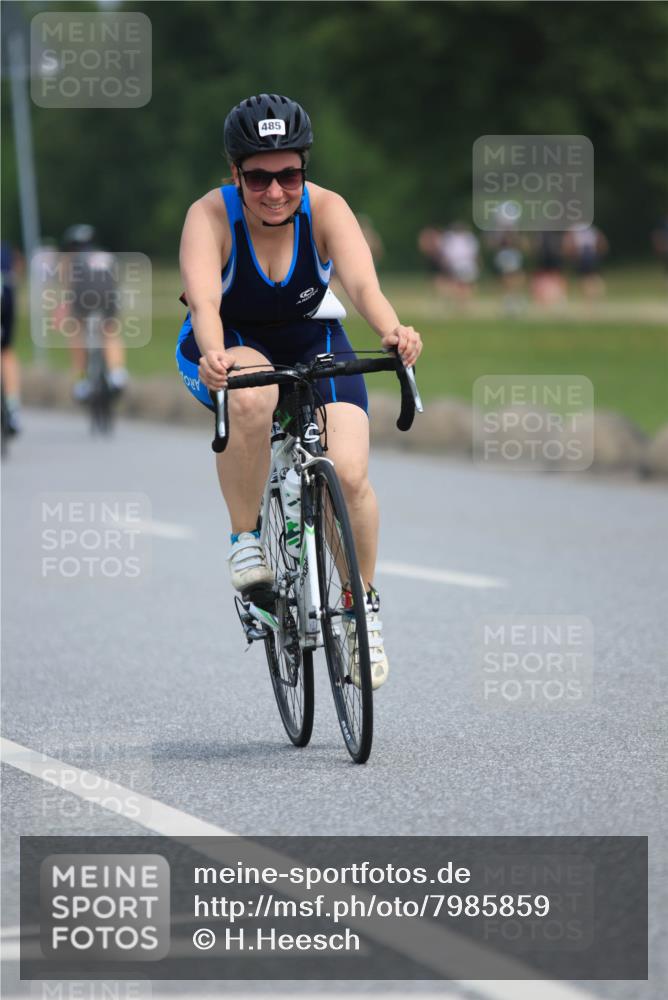 15.06.2025 - 27. Vierlanden-Triathlon H.Heesch http://msf.ph/oto/7985859 15.06.2025 11:06:20 Radfahren 5, 16, 485, 539 meine-sportfotos.de