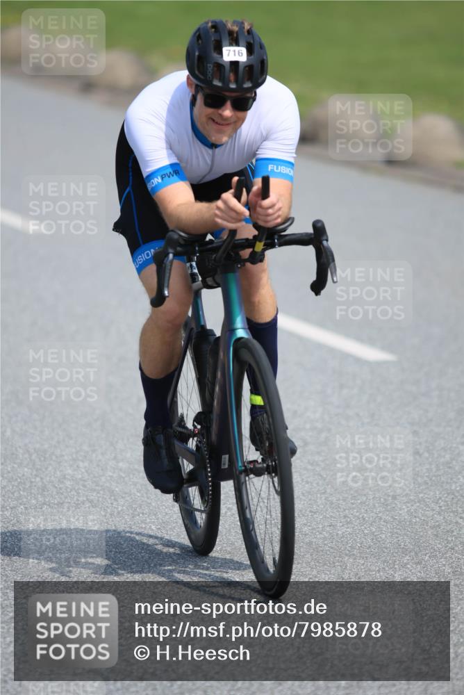 15.06.2025 - 27. Vierlanden-Triathlon H.Heesch http://msf.ph/oto/7985878 15.06.2025 11:32:40 Radfahren 716 meine-sportfotos.de