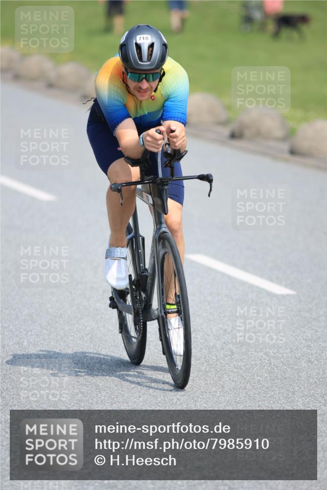 15.06.2025 - 27. Vierlanden-Triathlon H.Heesch http://msf.ph/oto/7985910 15.06.2025 11:32:49 Radfahren 718, 744, 771 meine-sportfotos.de