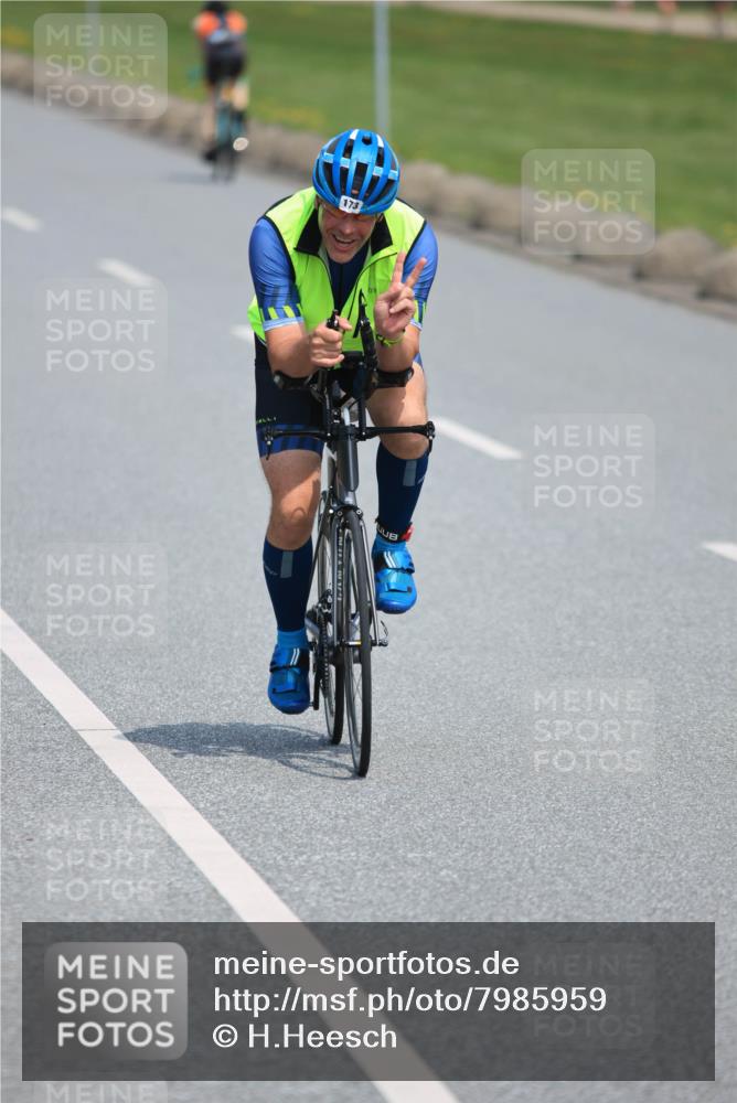 15.06.2025 - 27. Vierlanden-Triathlon H.Heesch http://msf.ph/oto/7985959 15.06.2025 11:33:05 Radfahren 173, 755, 757, 950 meine-sportfotos.de