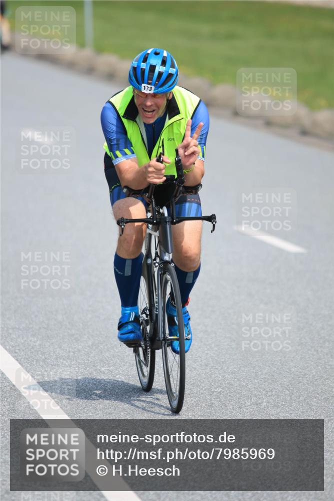 15.06.2025 - 27. Vierlanden-Triathlon H.Heesch http://msf.ph/oto/7985969 15.06.2025 11:33:06 Radfahren 173, 755, 757, 950 meine-sportfotos.de