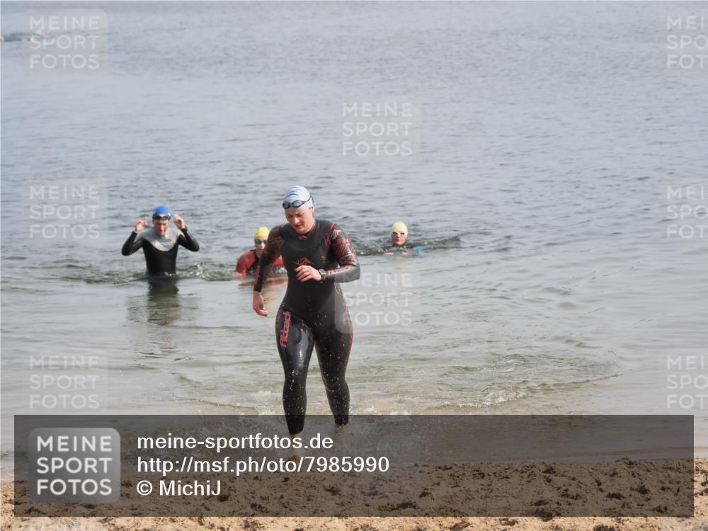 21.06.2025 - 27. Vierlanden-Triathlon MichiJ http://msf.ph/oto/7985990 15.06.2026 09:11:49 Schwimmen 245 meine-sportfotos.de