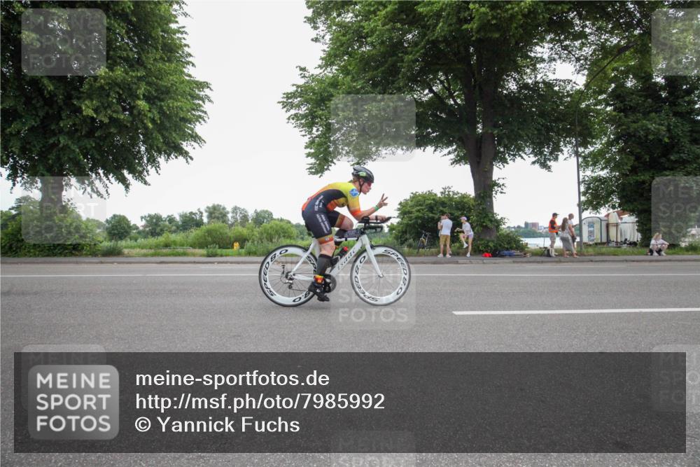 15.06.2025 - 7 Türme Triathlon Yannick Fuchs http://msf.ph/oto/7985992 15.06.2025 11:45:33 Radfahren 256, 260, 265, 302 meine-sportfotos.de