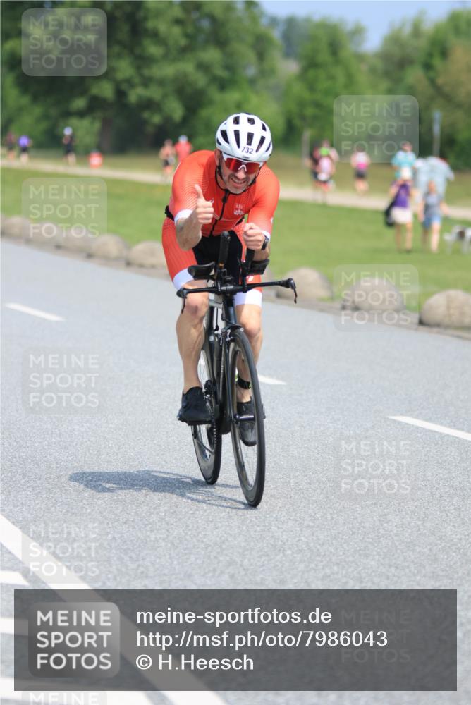 15.06.2025 - 27. Vierlanden-Triathlon H.Heesch http://msf.ph/oto/7986043 15.06.2025 11:33:25 Radfahren 157, 732 meine-sportfotos.de