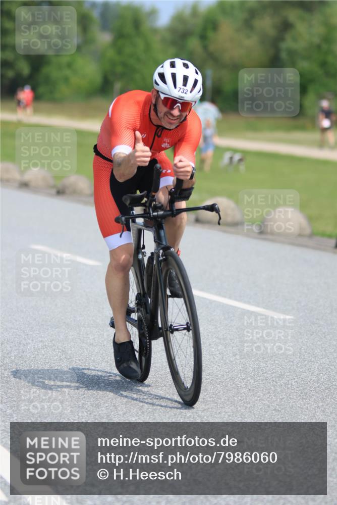 15.06.2025 - 27. Vierlanden-Triathlon H.Heesch http://msf.ph/oto/7986060 15.06.2025 11:33:25 Radfahren 157, 732 meine-sportfotos.de