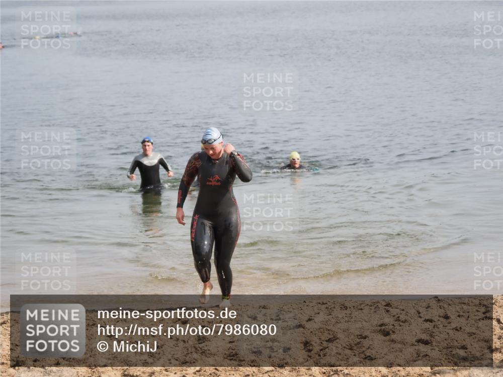 21.06.2025 - 27. Vierlanden-Triathlon MichiJ http://msf.ph/oto/7986080 15.06.2026 09:11:50 Schwimmen 245 meine-sportfotos.de