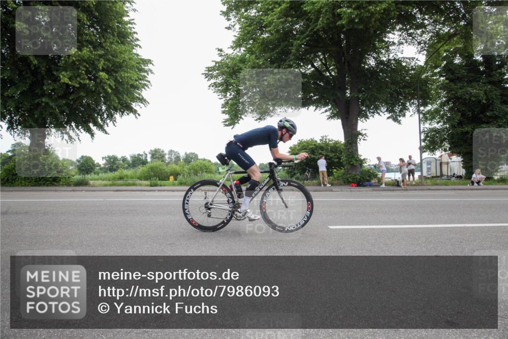 15.06.2025 - 7 Türme Triathlon Yannick Fuchs http://msf.ph/oto/7986093 15.06.2025 11:46:54 Radfahren 257, 291 meine-sportfotos.de