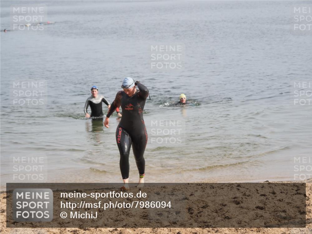 21.06.2025 - 27. Vierlanden-Triathlon MichiJ http://msf.ph/oto/7986094 15.06.2026 09:11:50 Schwimmen 245 meine-sportfotos.de