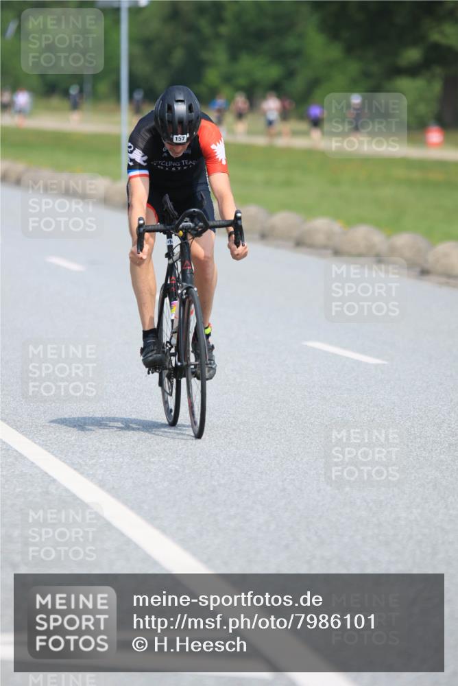 15.06.2025 - 27. Vierlanden-Triathlon H.Heesch http://msf.ph/oto/7986101 15.06.2025 11:33:27 Radfahren 157, 732 meine-sportfotos.de