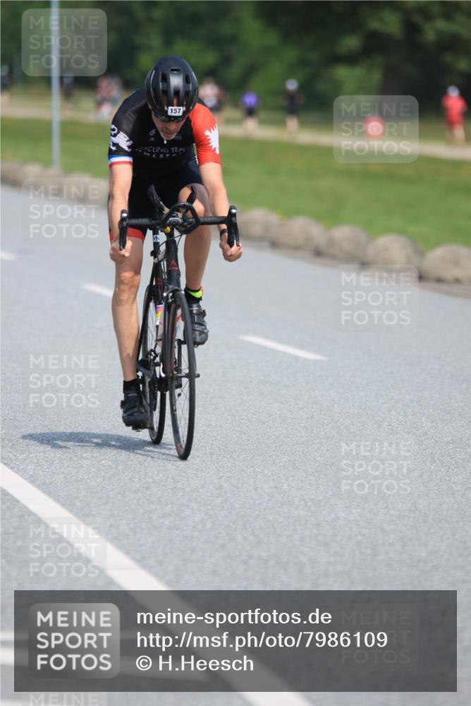 15.06.2025 - 27. Vierlanden-Triathlon H.Heesch http://msf.ph/oto/7986109 15.06.2025 11:33:28 Radfahren 157, 229, 732 meine-sportfotos.de