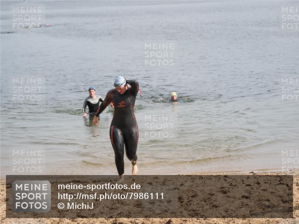 21.06.2025 - 27. Vierlanden-Triathlon MichiJ http://msf.ph/oto/7986111 15.06.2026 09:11:50 Schwimmen 245 meine-sportfotos.de