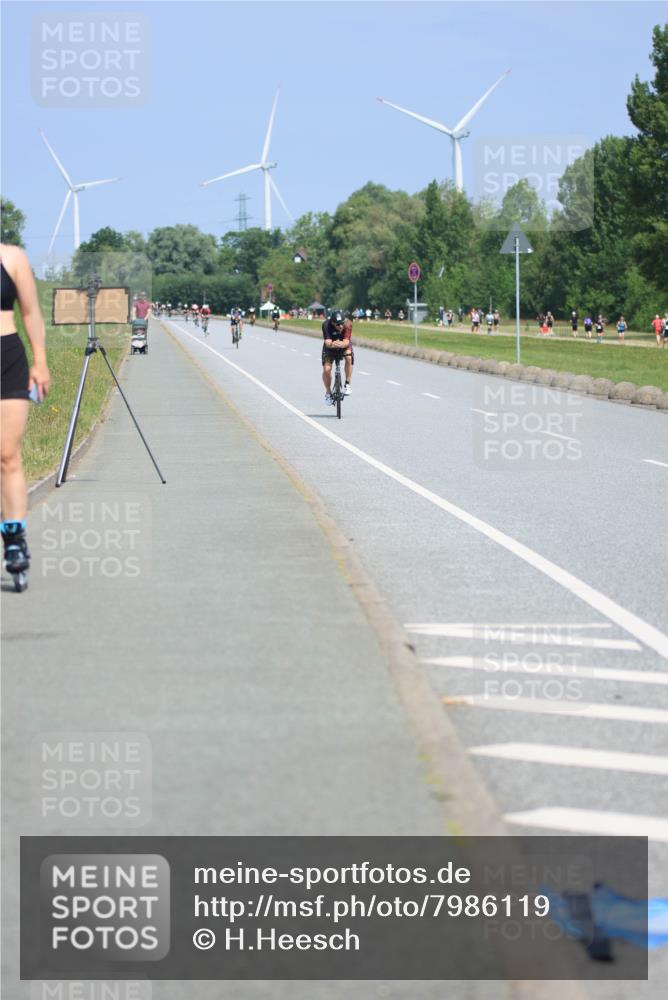 15.06.2025 - 27. Vierlanden-Triathlon H.Heesch http://msf.ph/oto/7986119 15.06.2025 11:33:38 Radfahren 150, 229 meine-sportfotos.de