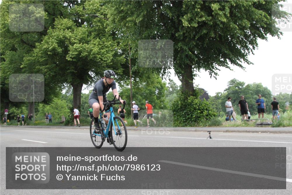 15.06.2025 - 7 Türme Triathlon Yannick Fuchs http://msf.ph/oto/7986123 15.06.2025 13:49:23 Radfahren  meine-sportfotos.de