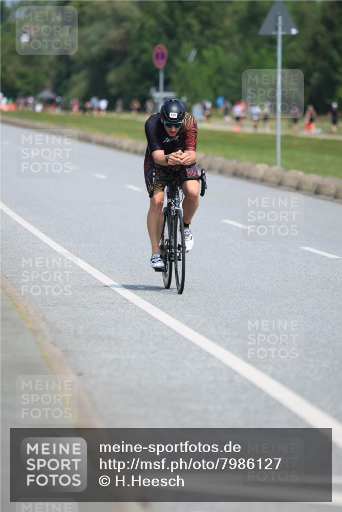 15.06.2025 - 27. Vierlanden-Triathlon H.Heesch http://msf.ph/oto/7986127 15.06.2025 11:33:40 Radfahren 150, 229, 238, 661 meine-sportfotos.de
