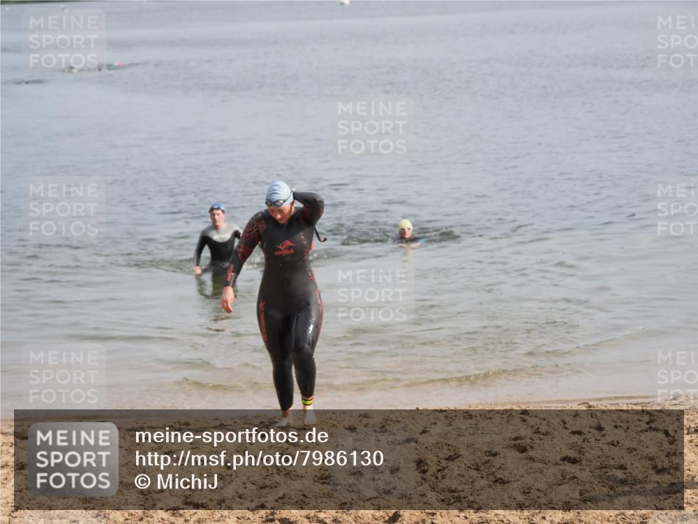 21.06.2025 - 27. Vierlanden-Triathlon MichiJ http://msf.ph/oto/7986130 15.06.2026 09:11:50 Schwimmen 245 meine-sportfotos.de