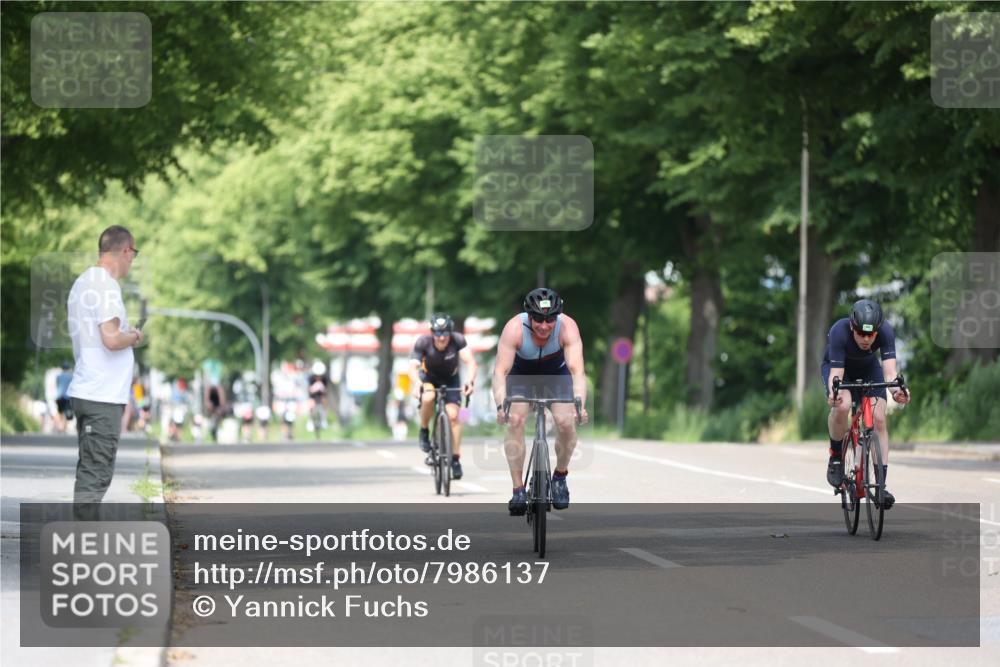 15.06.2025 - 7 Türme Triathlon Yannick Fuchs http://msf.ph/oto/7986137 15.06.2025 12:57:03 Radfahren 248, 315, 360, 388, 390, 440, 615, 664, 1072 meine-sportfotos.de
