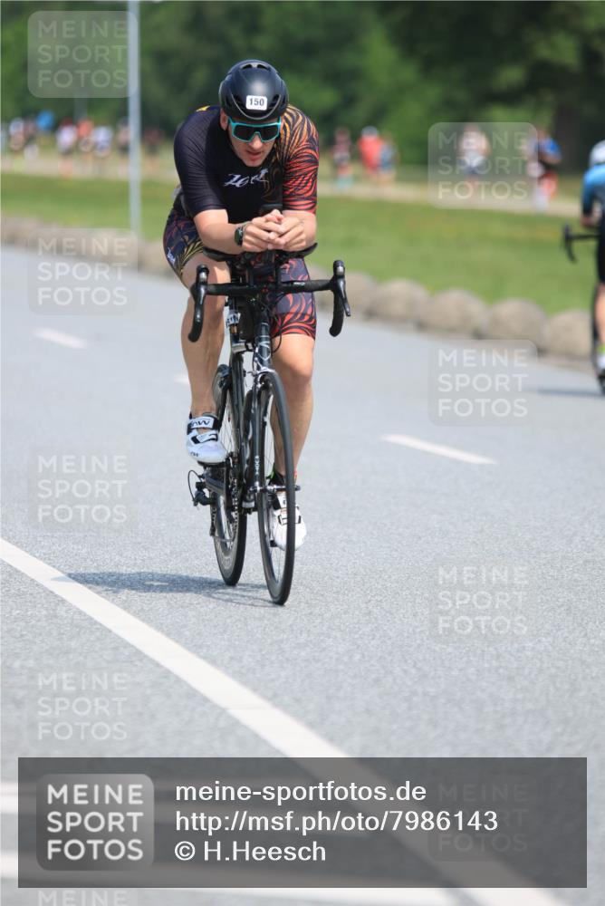 15.06.2025 - 27. Vierlanden-Triathlon H.Heesch http://msf.ph/oto/7986143 15.06.2025 11:33:41 Radfahren 150, 238, 661 meine-sportfotos.de