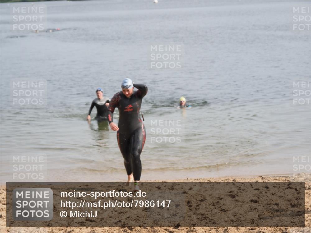 21.06.2025 - 27. Vierlanden-Triathlon MichiJ http://msf.ph/oto/7986147 15.06.2026 09:11:50 Schwimmen 245 meine-sportfotos.de