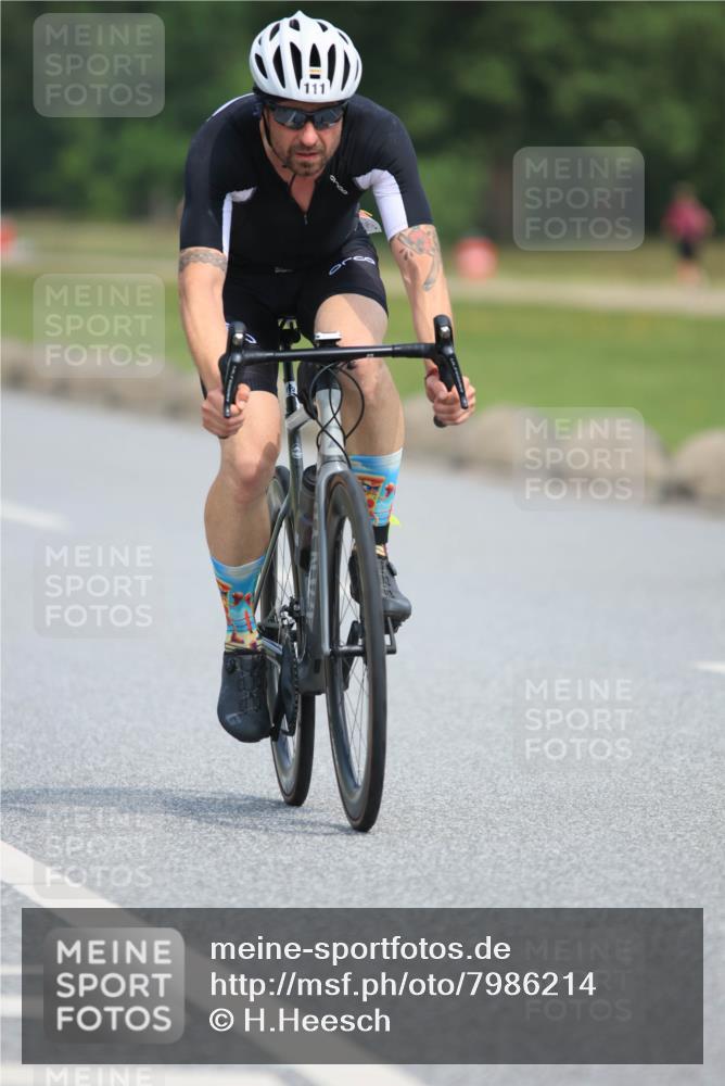 15.06.2025 - 27. Vierlanden-Triathlon H.Heesch http://msf.ph/oto/7986214 15.06.2025 11:08:05 Radfahren 111, 200 meine-sportfotos.de
