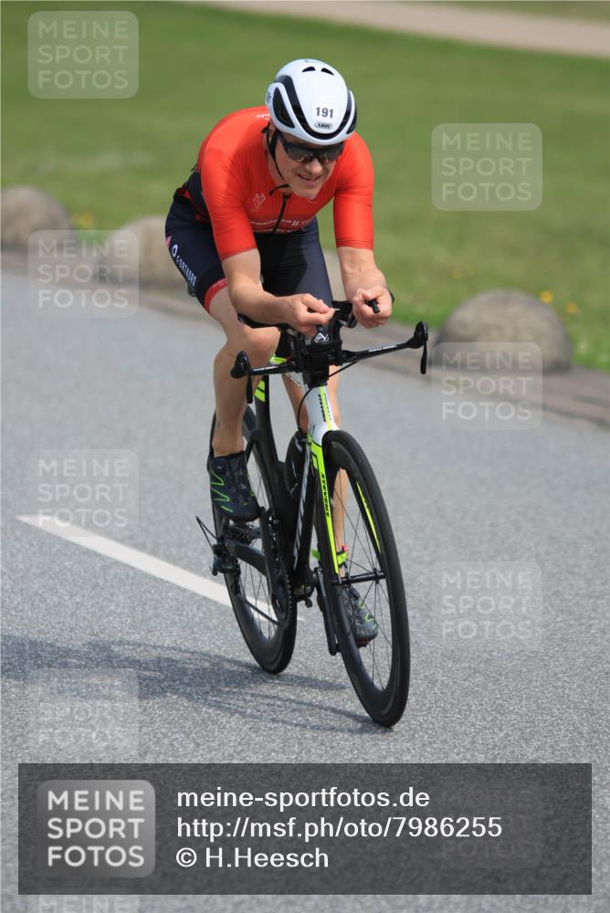 15.06.2025 - 27. Vierlanden-Triathlon H.Heesch http://msf.ph/oto/7986255 15.06.2025 11:08:18 Radfahren 191, 295, 662, 738, 743 meine-sportfotos.de