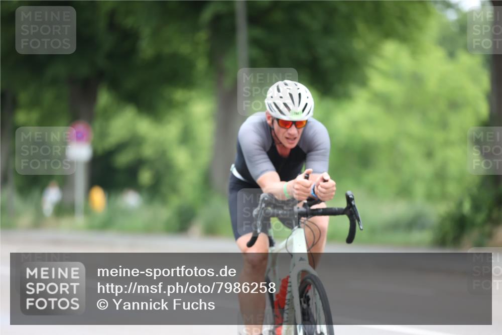 15.06.2025 - 7 Türme Triathlon Yannick Fuchs http://msf.ph/oto/7986258 15.06.2025 11:41:28 Radfahren  meine-sportfotos.de