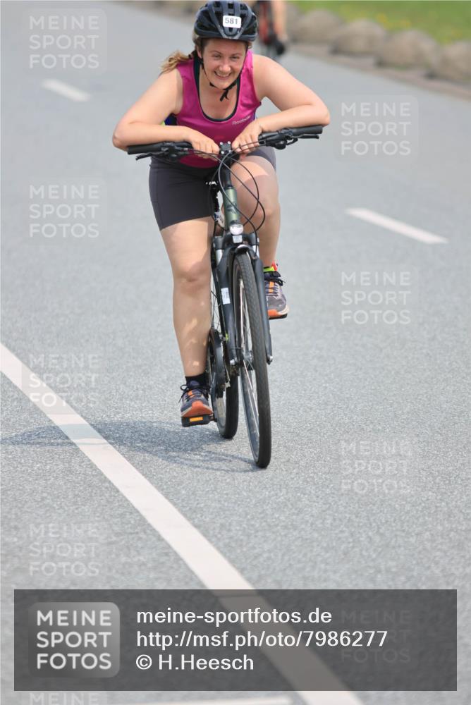 15.06.2025 - 27. Vierlanden-Triathlon H.Heesch http://msf.ph/oto/7986277 15.06.2025 11:08:36 Radfahren 163, 495, 581, 619, 722 meine-sportfotos.de