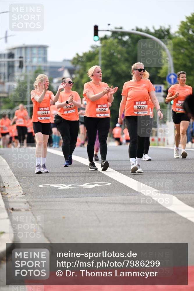 15.06.2025 - REWE Women's Run Dr. Thomas Lammeyer http://msf.ph/oto/7986299 15.06.2025 10:47:47 Laufen 5241, 5523, 5237, 5239, 549 meine-sportfotos.de