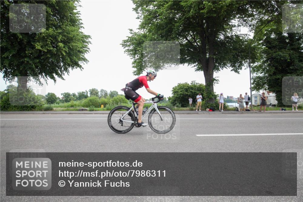 15.06.2025 - 7 Türme Triathlon Yannick Fuchs http://msf.ph/oto/7986311 15.06.2025 11:57:47 Radfahren 243, 244 meine-sportfotos.de