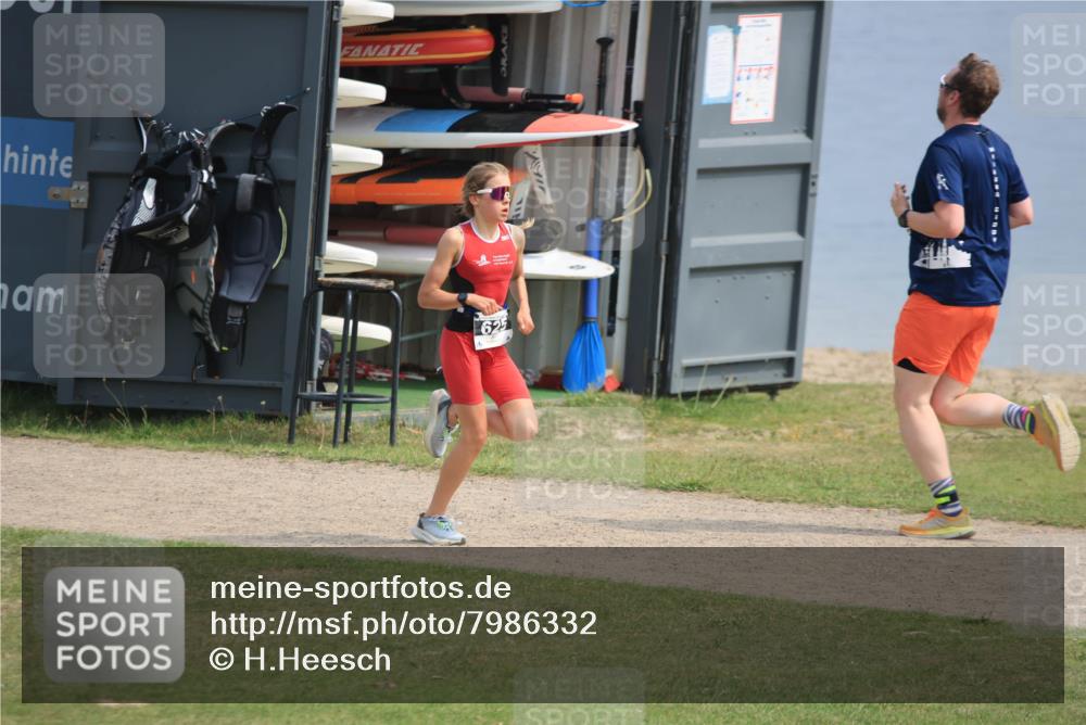 15.06.2025 - 27. Vierlanden-Triathlon H.Heesch http://msf.ph/oto/7986332 15.06.2025 11:10:26 Radfahren 145, 668, 701, 746, 867 meine-sportfotos.de