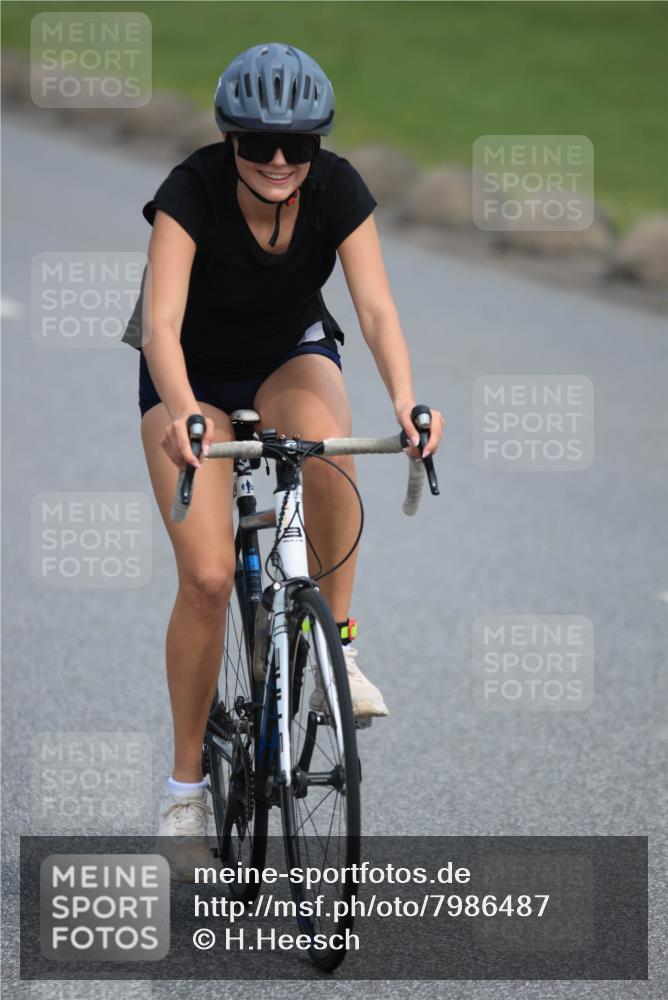 15.06.2025 - 27. Vierlanden-Triathlon H.Heesch http://msf.ph/oto/7986487 15.06.2025 11:12:08 Radfahren 231, 474, 574, 629 meine-sportfotos.de