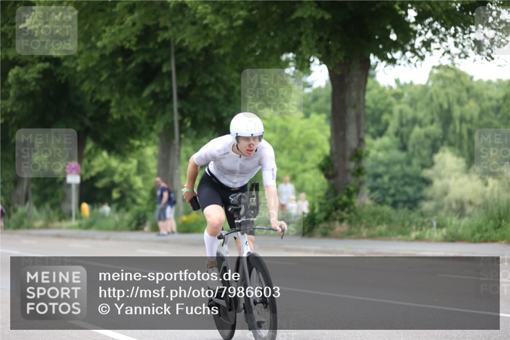 15.06.2025 - 7 Türme Triathlon Yannick Fuchs http://msf.ph/oto/7986603 15.06.2025 11:42:06 Radfahren 225 meine-sportfotos.de