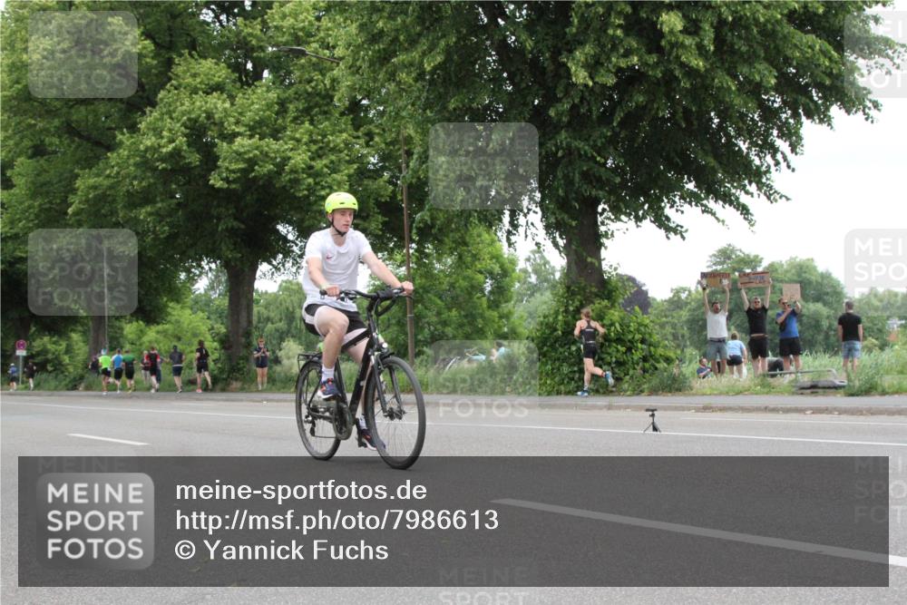 15.06.2025 - 7 Türme Triathlon Yannick Fuchs http://msf.ph/oto/7986613 15.06.2025 13:51:03 Radfahren  meine-sportfotos.de