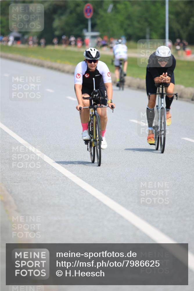 15.06.2025 - 27. Vierlanden-Triathlon H.Heesch http://msf.ph/oto/7986625 15.06.2025 11:34:29 Radfahren 250, 740, 822, 905 meine-sportfotos.de
