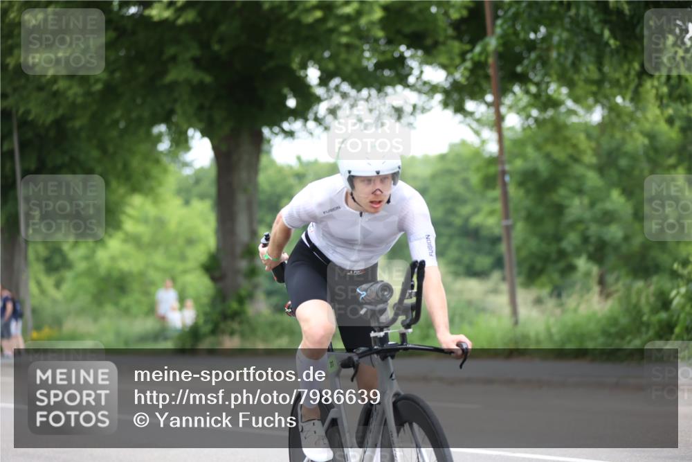 15.06.2025 - 7 Türme Triathlon Yannick Fuchs http://msf.ph/oto/7986639 15.06.2025 11:42:07 Radfahren 225 meine-sportfotos.de