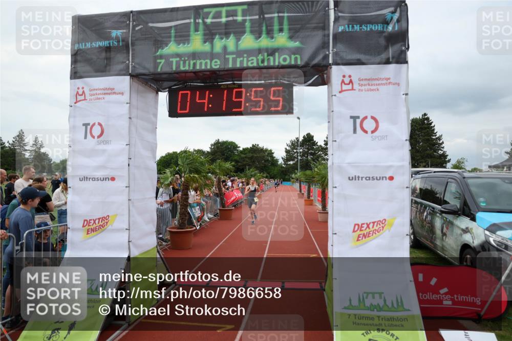 15.06.2025 - 7 Türme Triathlon Michael Strokosch http://msf.ph/oto/7986658 15.06.2025 14:19:55 Ziel 809, 878 meine-sportfotos.de