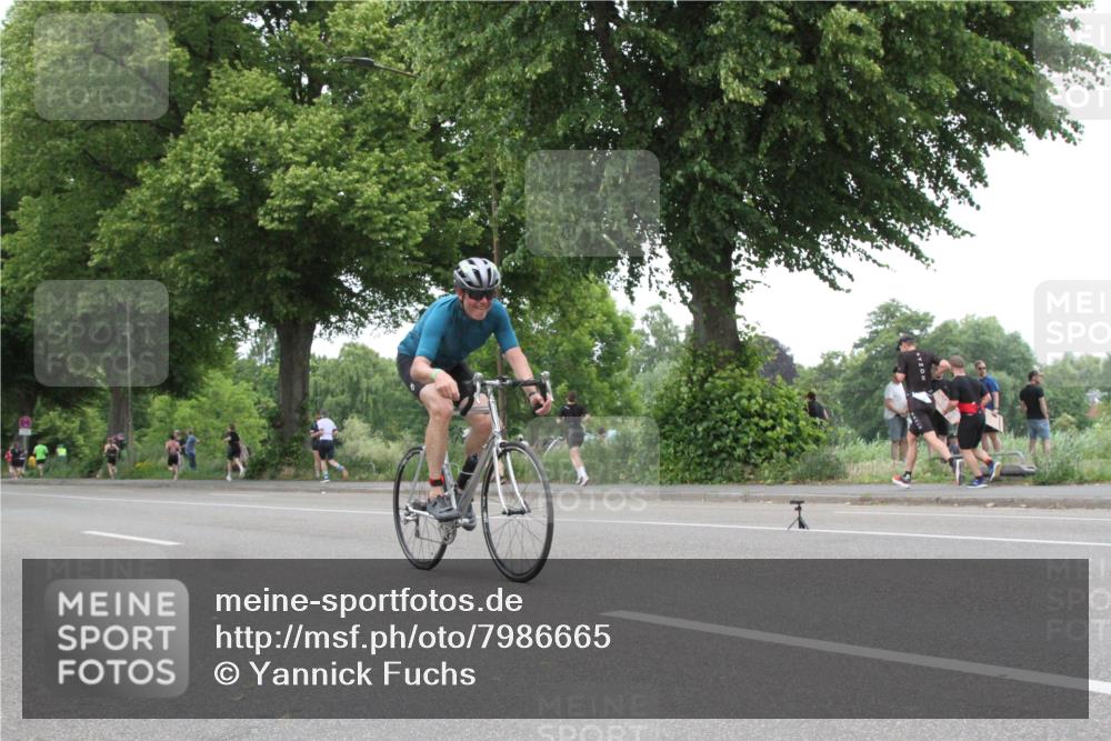 15.06.2025 - 7 Türme Triathlon Yannick Fuchs http://msf.ph/oto/7986665 15.06.2025 13:51:14 Radfahren  meine-sportfotos.de