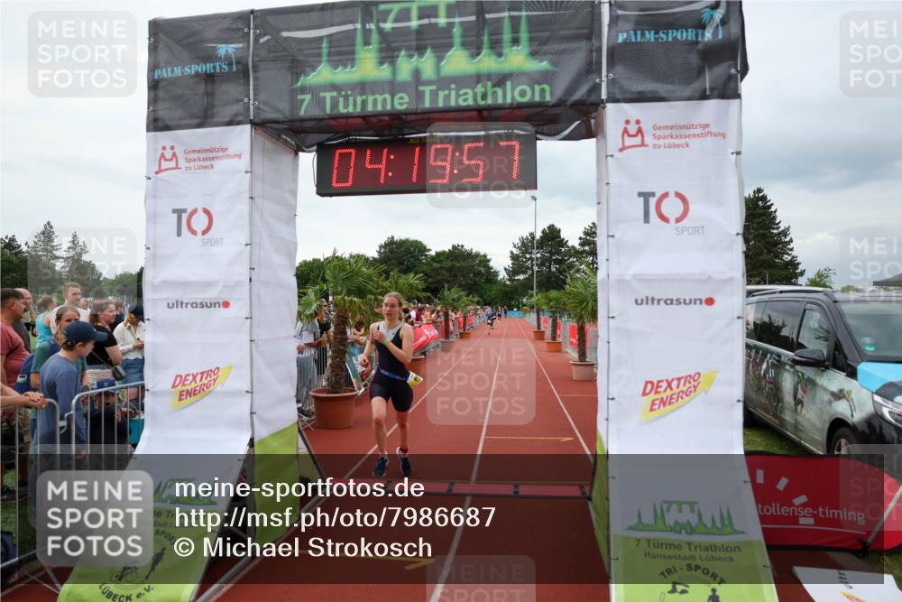 15.06.2025 - 7 Türme Triathlon Michael Strokosch http://msf.ph/oto/7986687 15.06.2025 14:19:57 Ziel 809, 878 meine-sportfotos.de