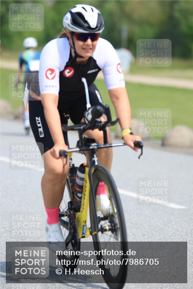 15.06.2025 - 27. Vierlanden-Triathlon H.Heesch http://msf.ph/oto/7986705 15.06.2025 11:34:32 Radfahren 250, 740, 822, 935 meine-sportfotos.de
