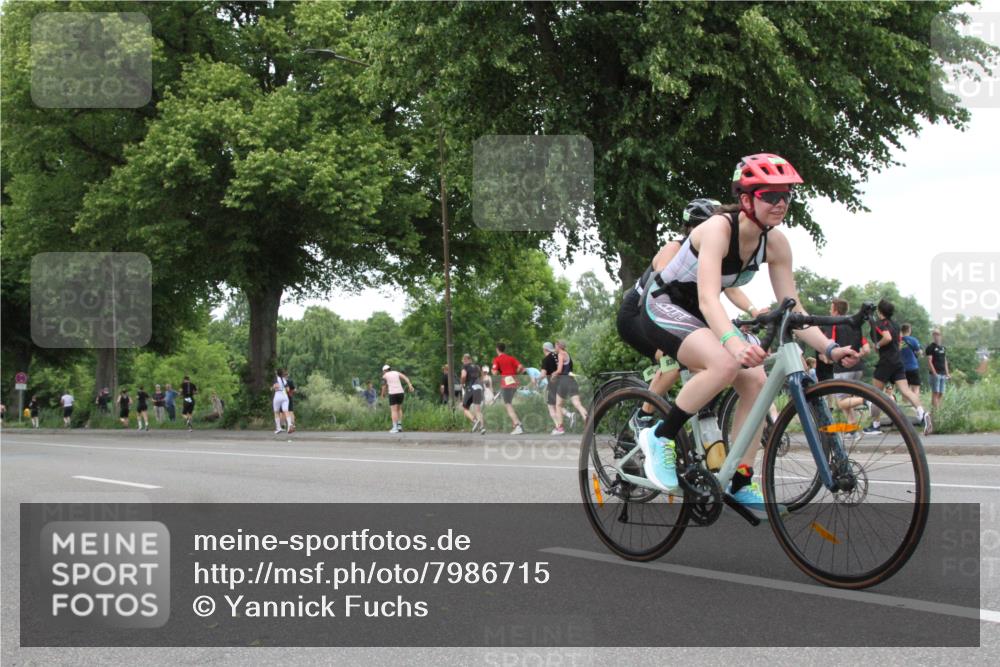 15.06.2025 - 7 Türme Triathlon Yannick Fuchs http://msf.ph/oto/7986715 15.06.2025 13:51:22 Radfahren  meine-sportfotos.de